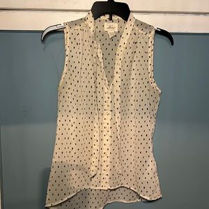 Levi’s top. Size S